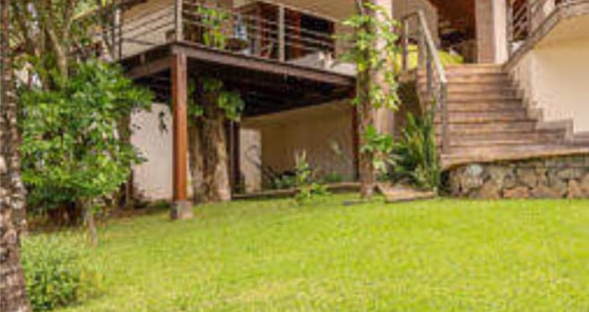 Casa Duplex no Condomínio Aldeia da Praia na Praia do Morro, 720m2 Área Construída - R$ 7.150.000,00