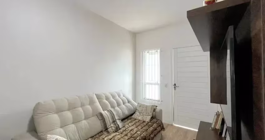 Sobrado com 2 Quartos e 2 banheiros à Venda, 80 m²