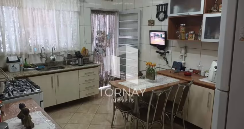 São 2 casas no terreno