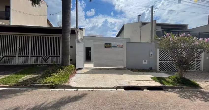 Casa à venda em Jundiaí-SP, Jardim Sarapiranga: 3 quartos, 1 suíte, 2 salas, 2 banheiros, 2 vagas, 80m². Venha conferir!