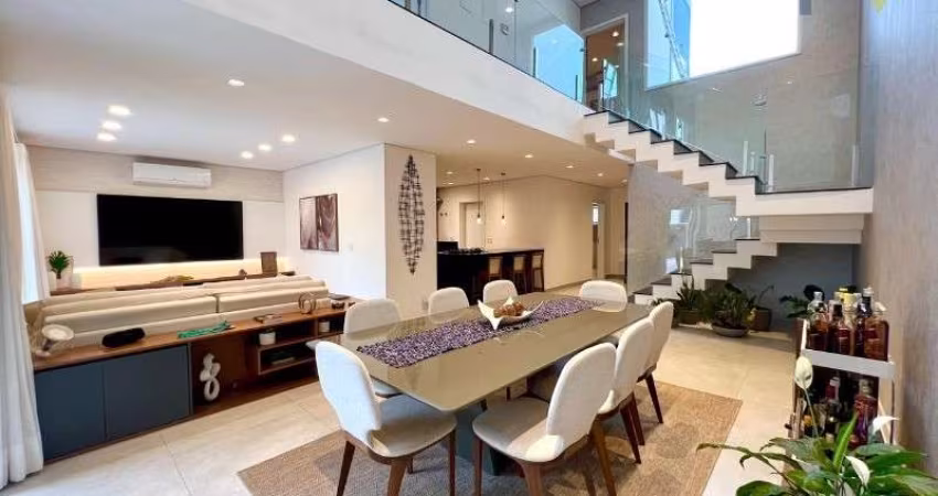 Fantástica casa  à venda no Condomínio Brisas da Mata, Jundiaí-SP - 4 quartos, 3 suítes, 2 salas, 5 banheiros, 4 vagas, 277m².