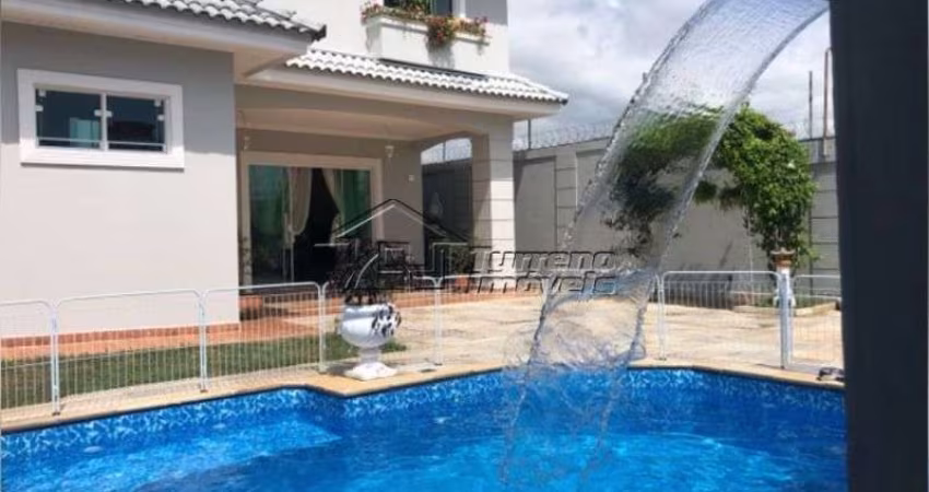 Casa linda em condomínio!