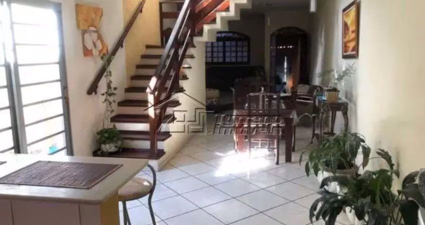 Lindo sobrado com 3 dormitórios no parque interlagos