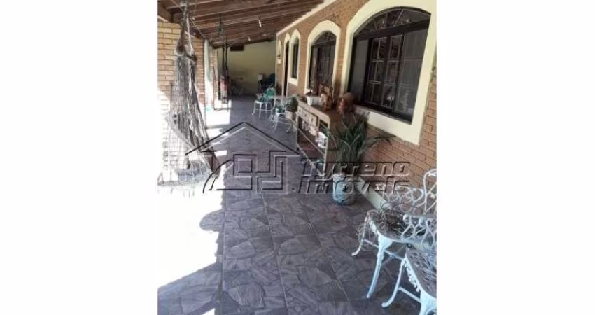 Chácara com casa de 3 dormitórios no Buquirinha