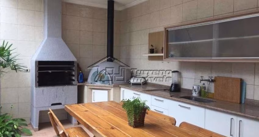 Linda casa em condomínio fechado de alto padrão no Jardim Aquarius - São José dos Campos