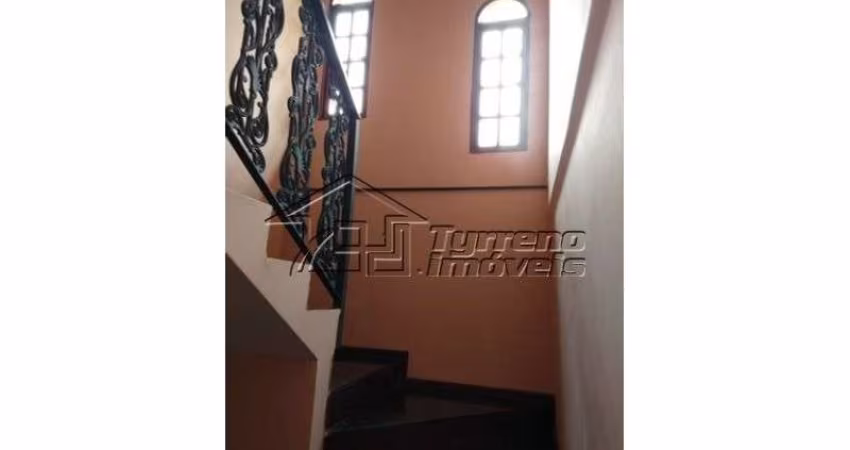 Casa com 4 dormitórios, sendo 1 suíte na zona sul de São José dos Campos