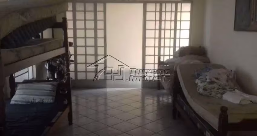 Casa comercial próximo a johnson, excelente localização!