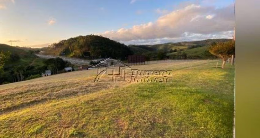 Excelente Terreno no Condomínio Village Parahybuna