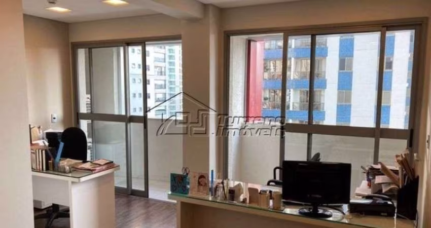 Sala comercial localizada em excelente prédio no Jardim Aquarius.