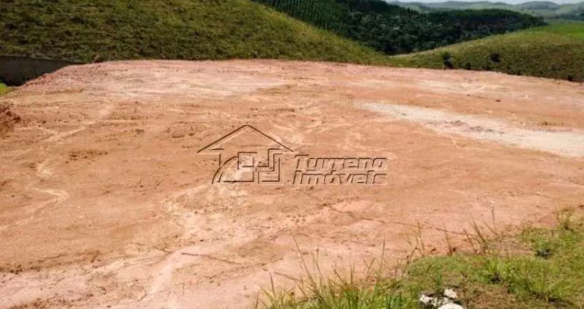 Terreno com 1.382m² em condomínio fechado em são josé dos campos
