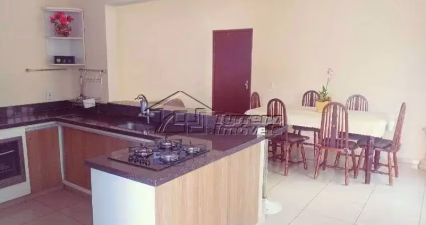 Sobrado com ótima localização no bosque dos eucaliptos