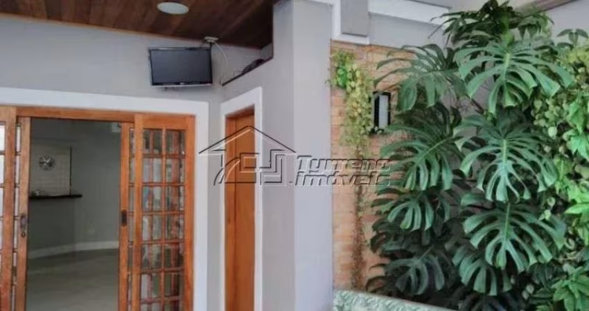Ótima casa com piscina em Santana