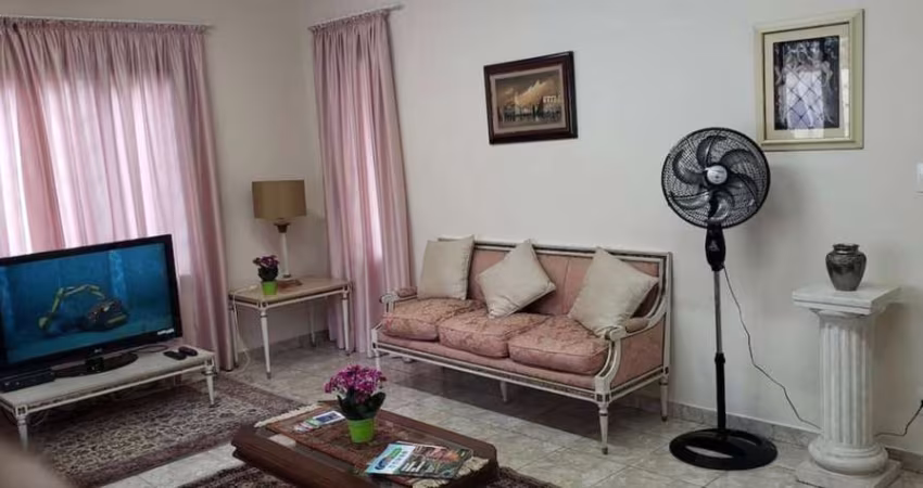 Casa para Venda em Holambra, Centro, 5 dormitórios, 2 suítes, 3 banheiros, 1 vaga
