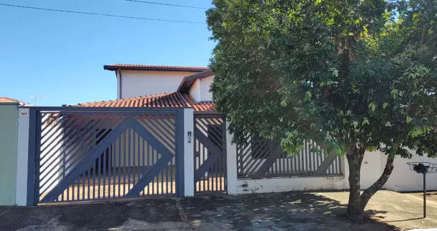 Casa para Venda em Holambra, Jardim das Tulipas, 4 dormitórios, 2 suítes, 3 banheiros, 2 vagas
