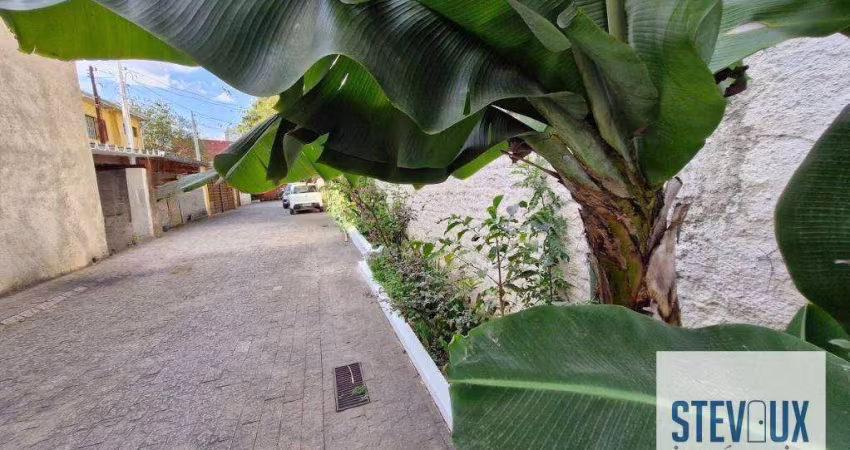 Charmosa CASA DE VILA com portão no Brooklin próximo a avenida Morumbi!