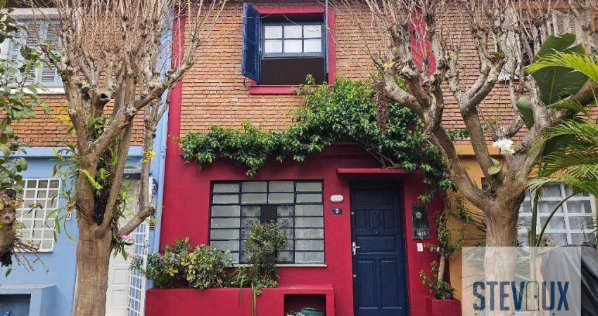 Casa de vila reformada e muito ensolarada na vila olímpia