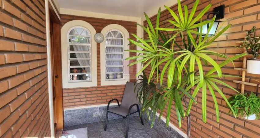 Excelente, ampla e conservadíssima casa no centro de taubaté