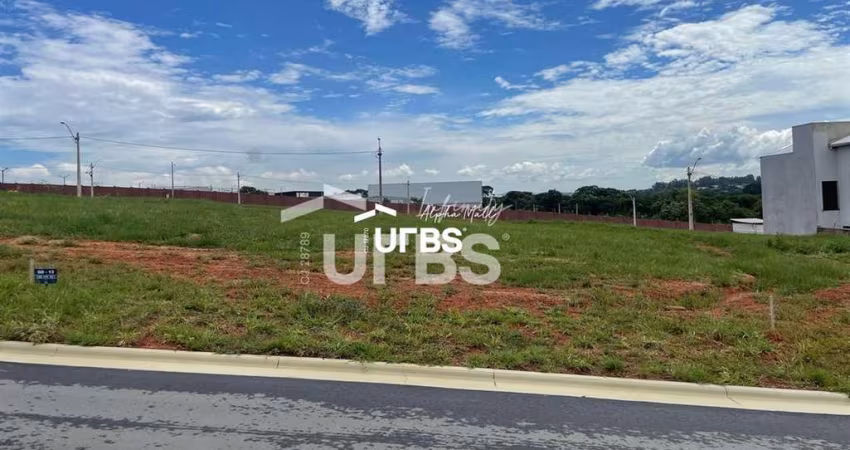 Lote à Venda no Jardins Versalhes