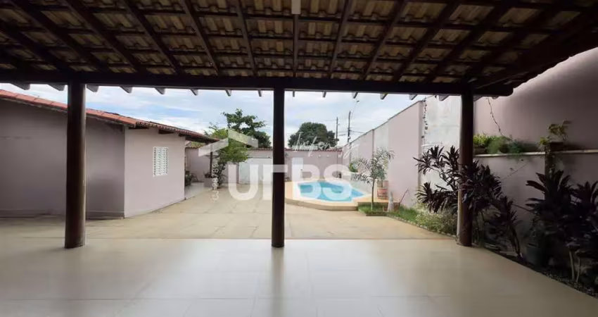 VENDO CASA RESIDENCIAL - CRIMEIA -LESTE