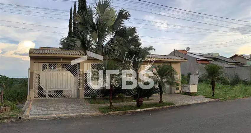0 - Sobrado 4 quartos, sendo 4 suítes