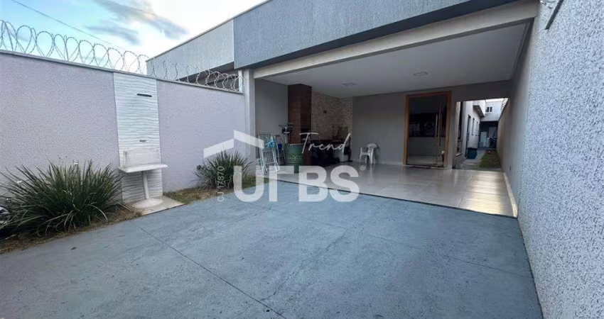0 - Casa 3 quartos, sendo 1 suíte