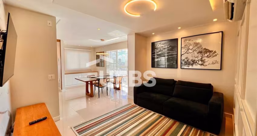 Apart. mobiliado e decorado lindamente com 72 m2  sendo 02 quartos ( 01 suíte)