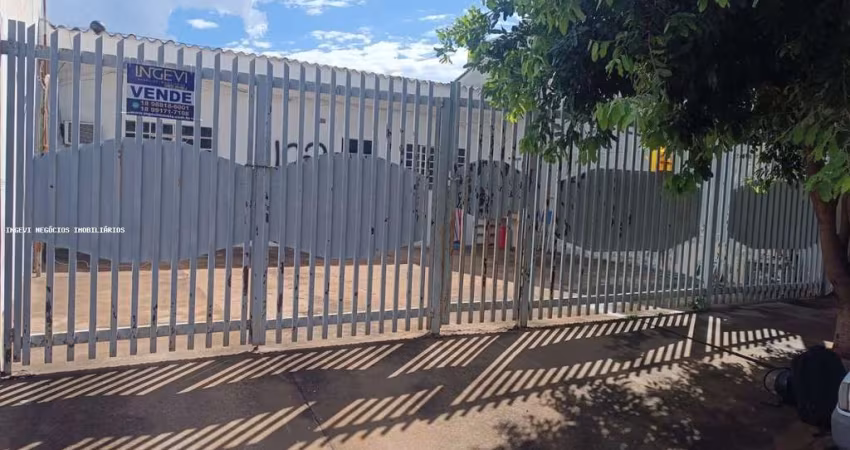 Casa para Venda em Presidente Prudente, MÁRIO AMATO, 1 dormitório, 1 banheiro, 3 vagas