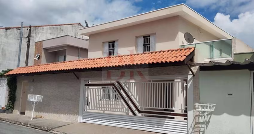 Casa para Venda em Cajamar, Jordanésia (Jordanésia), 3 dormitórios, 1 suíte, 3 banheiros, 7 vagas