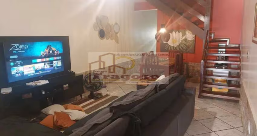 Imperdível casa à venda em Cabo Frio-RJ, Jardim Excelsior: 2 quartos, 1 suíte, 1 sala, 3 banheiros, 2 vagas