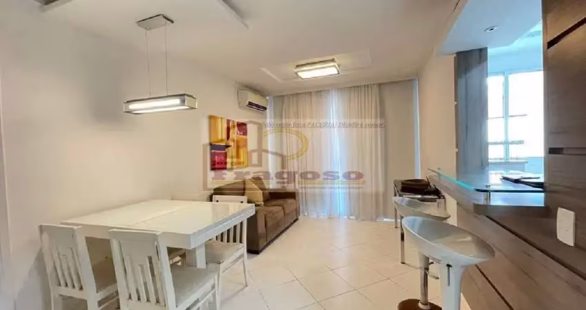 Imperdível cobertura à venda no Centro de Cabo Frio-RJ: 2 quartos, 1 suíte, 1 sala, 2 banheiros, 2 vagas. Venha conferir!