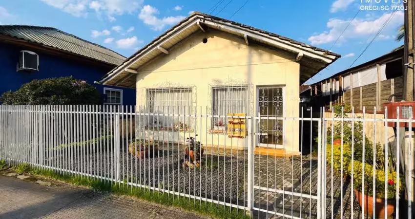 Casa com 3 quartos, bucarein, joinville - r$ 850 mil, cod: 136
