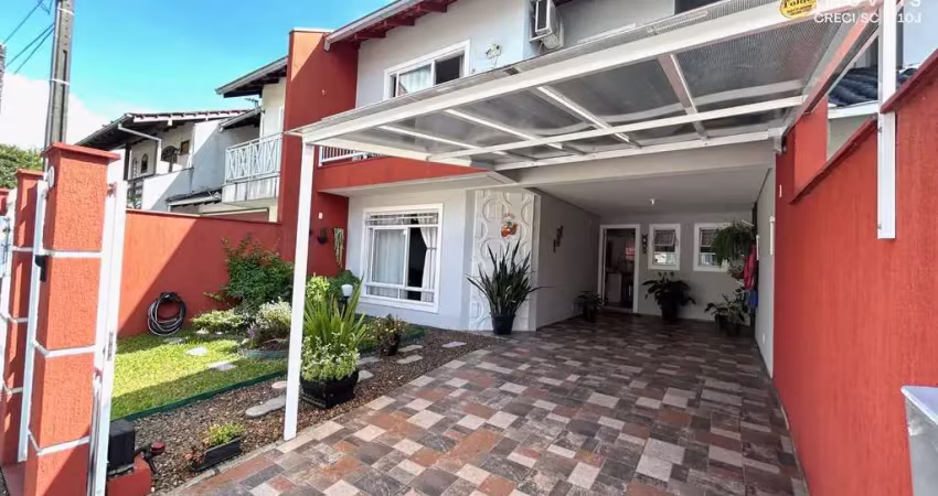 Sobrado com 2 quartos, Santo Antônio, Joinville - R$ 690 mil, Cod: 300
