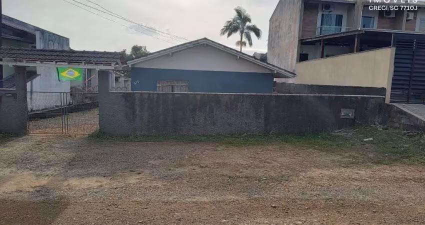 Casa com 3 quartos, Petrópolis, Joinville - R$ 280 mil, Cod: 195