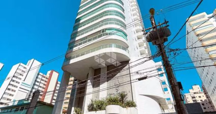 APARTAMENTO COM 2 SUìTES,   AREA GOURMET E 3 BANHEIROS