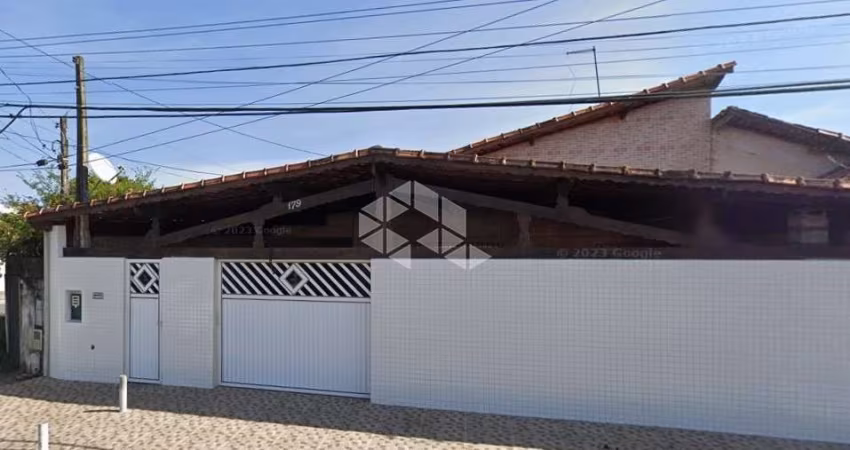 CASA 02 DORMITÓRIOS (01 SUÍTE) 02 W.C, 03 VAGAS, 144 M².  QUIETUDE, PRAIA GRANDE SP.