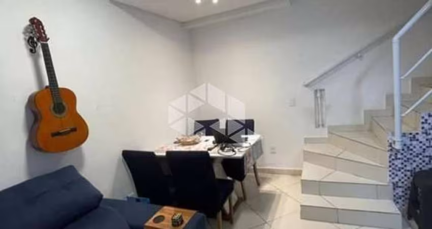 VENDO TRIPLEX 01 DORMITÓRIO COM ESPAÇO GOURMET EM CONDOMÍNIO FECHADO, ZN 02 DA OCIAN, PRAIA GRANDE SP.