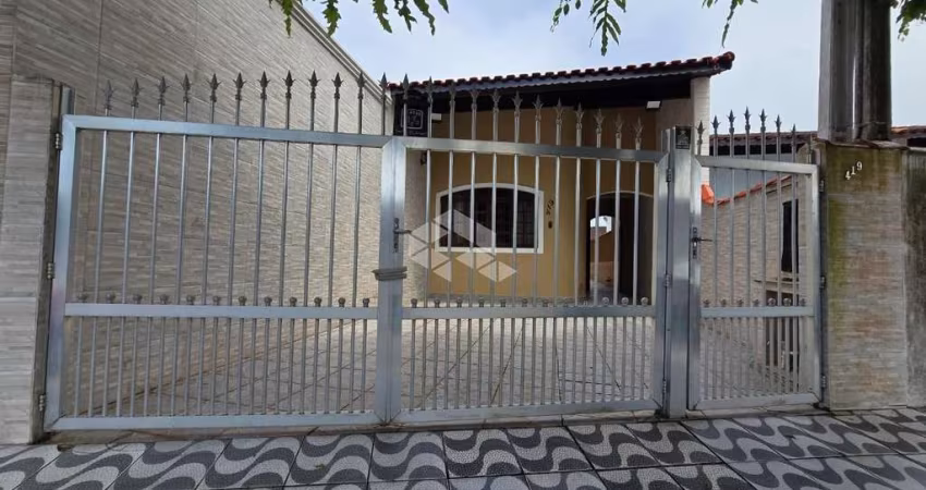 CASA 03 DORMITÓRIOS, 02 VAGAS, CRURRASQUEIRA, 400 METROS DA PRAIA. SOLEMAR, PRAIA GRANDE SP.