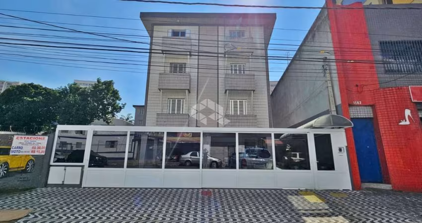OPORTUNIDADE!!! KITÃO C/ 01 VAGA DE GARAGEM NO CENTRO DO BOQUEIRÃO,  PRAIA GRANDE SP.