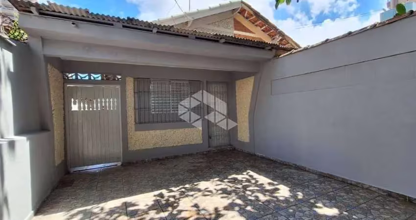 Casa 01 dorm. 02 vagas, p/ venda na zn 01 da ocian (400 mts da praia) praia grande sp.