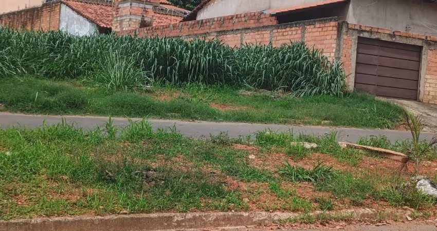 Area nobre para construir morar ou vender.
