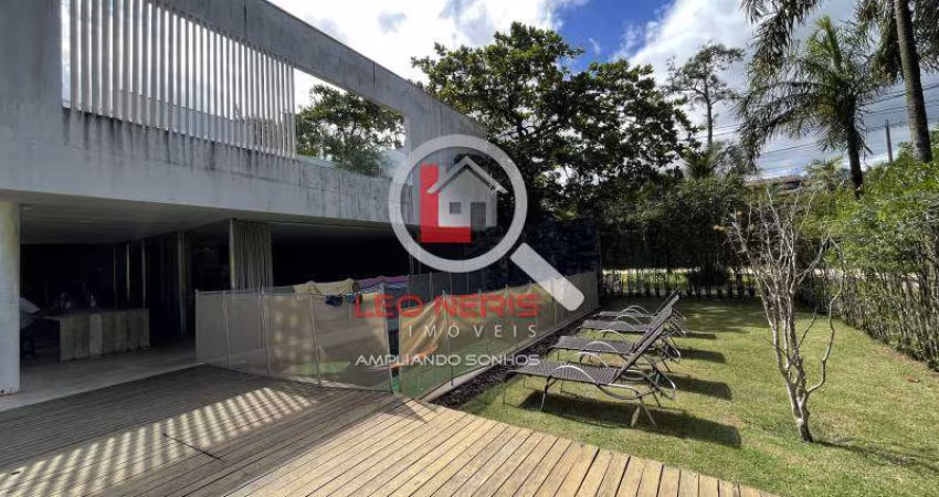 Luxuosa Casa em Condomínio - 6 Suítes com Vista para o Mar na Praia da Baleia, SP