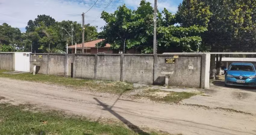Casas em Amplo Terreno e prox. ao Mar, no Balneário Curraes