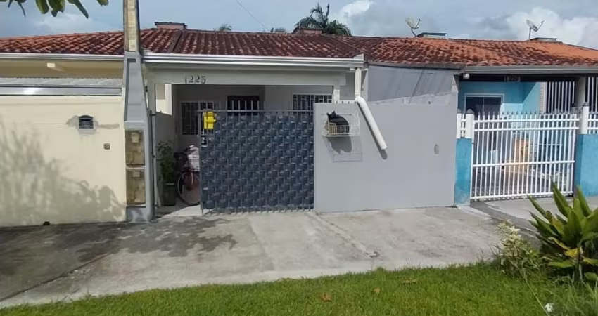 Excelente Casa próxima ao Mar em Praia de Leste
