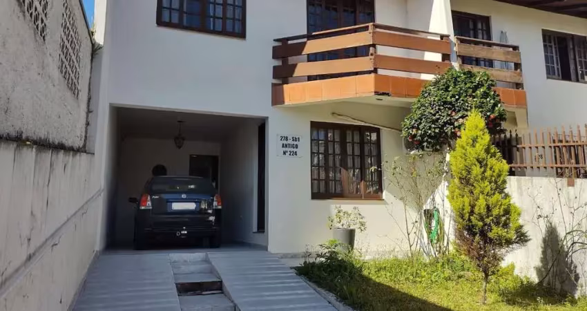 Casa com 5 quartos para alugar na Rua Germano Mehl, 278, Uberaba, Curitiba
