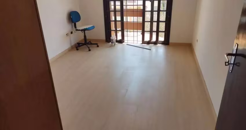 Casa com 5 quartos para alugar na Rua Germano Mehl, 278, Uberaba, Curitiba