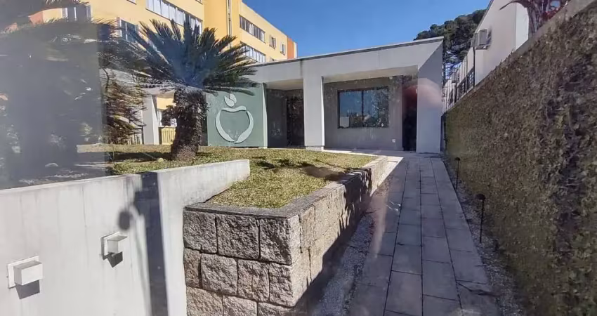 Casa comercial para alugar na Rua Pasteur, 820, Água Verde, Curitiba