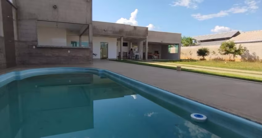 Casa para Venda em Ipatinga, Residencial Porto Seguro, 3 dormitórios, 1 suíte, 2 banheiros, 4 vagas