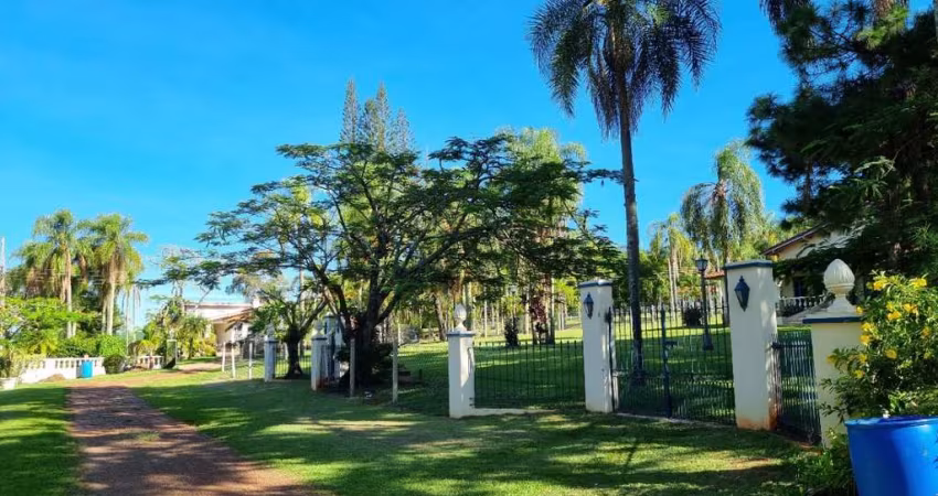 Casa no condomínio Parque Nautico para venda com 3 quartos, sendo 1 suíte, 250m²