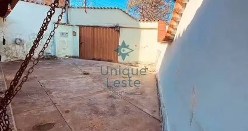 Casa com 2 quartos à venda na Rua Aracium, Jaqueline, Belo Horizonte
