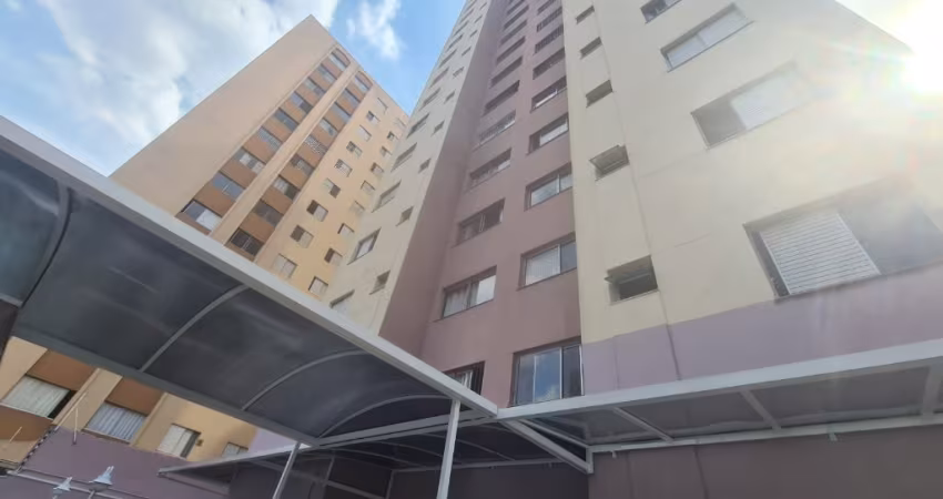 Apartamento reformado de 55 m², que conta com 2 dormitórios, 1 banheiro e móveis planejados, além de 1 vaga de garagem.